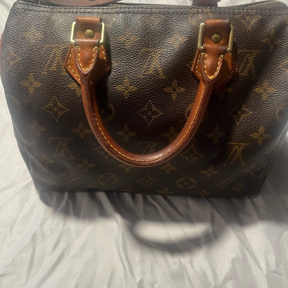 Authentic Louis Vuitton speedy bag - Picture 3 of 5